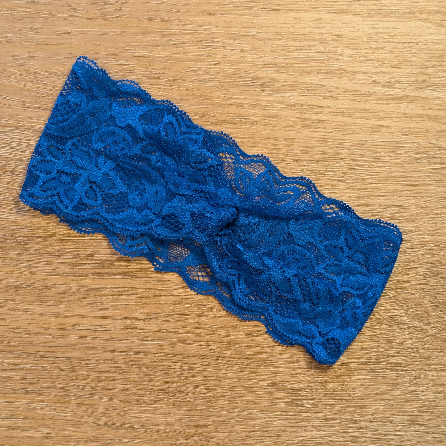 Blue Lace Knot'em