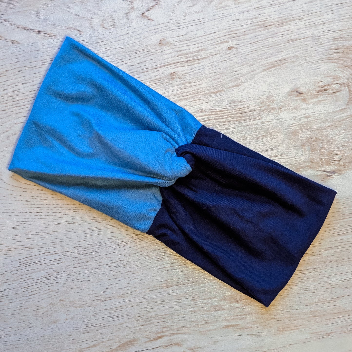 Two Tone Blues Knotem