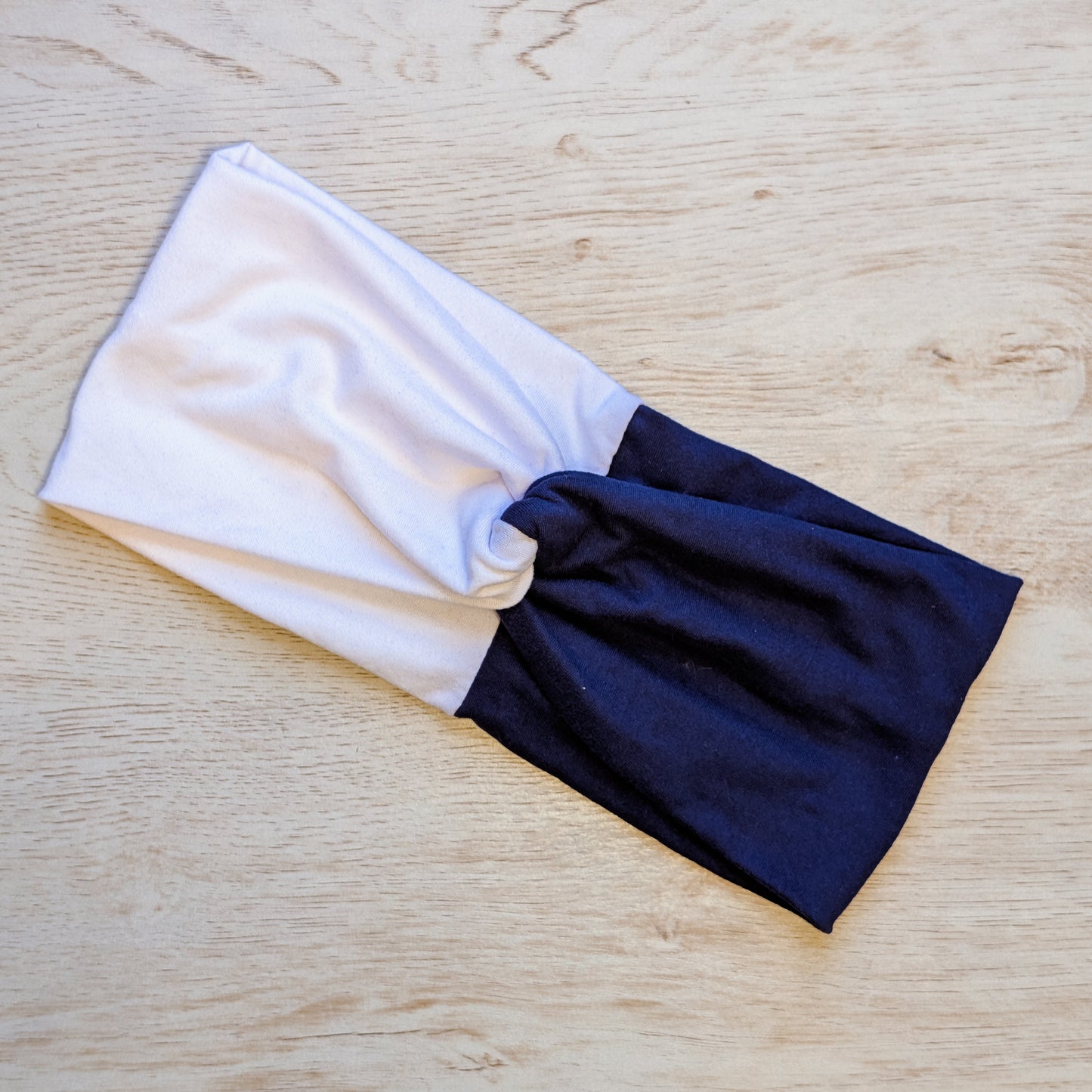 Two Tone Navy and White Knotem