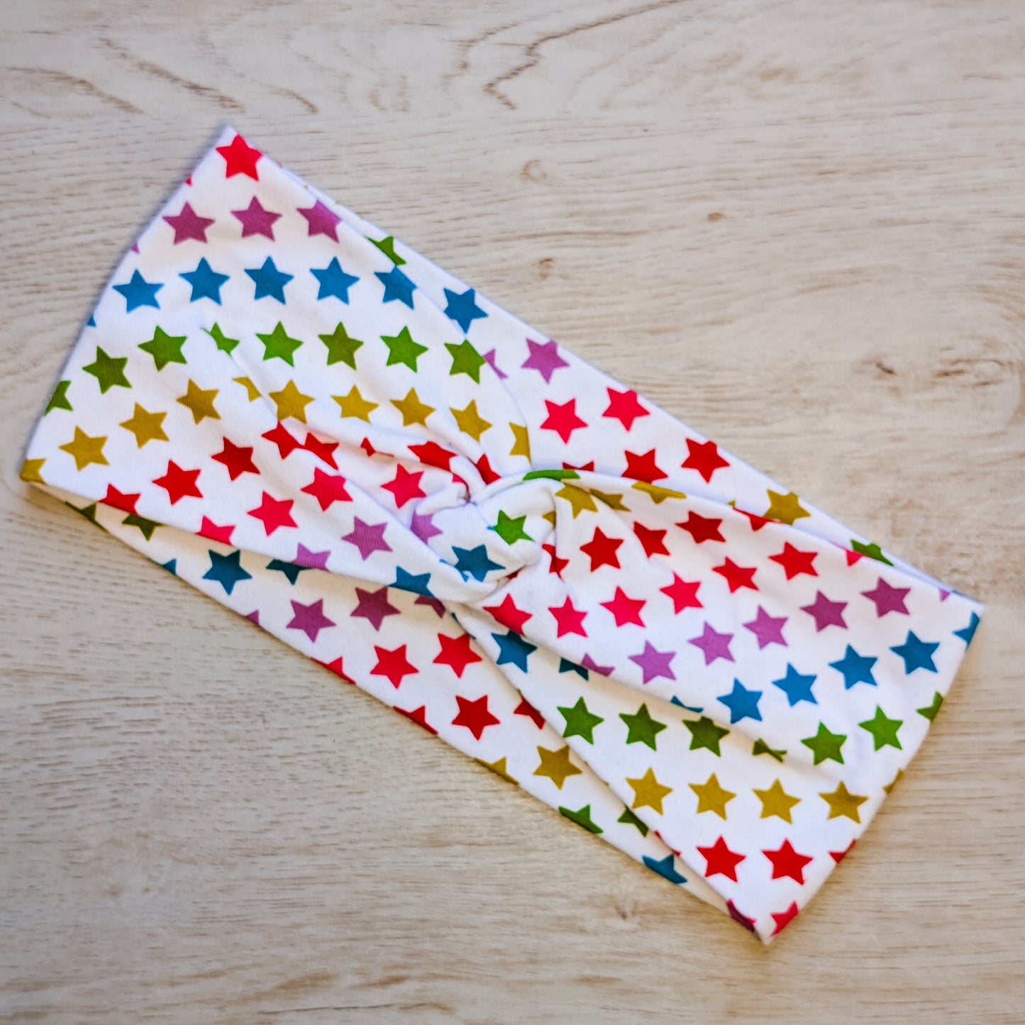 Multi-Colored Stars Knotem