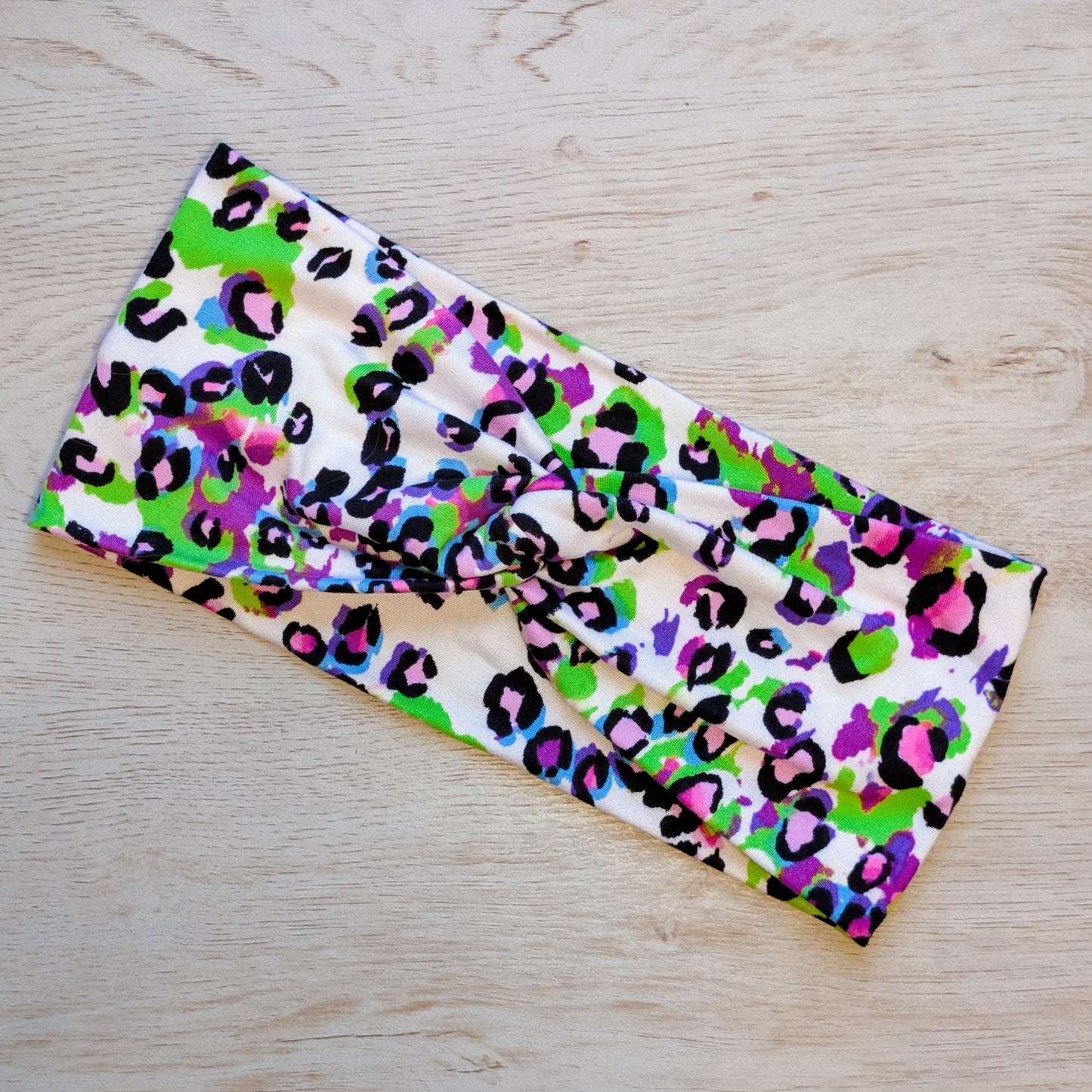 Bright Animal Print on White Knotem