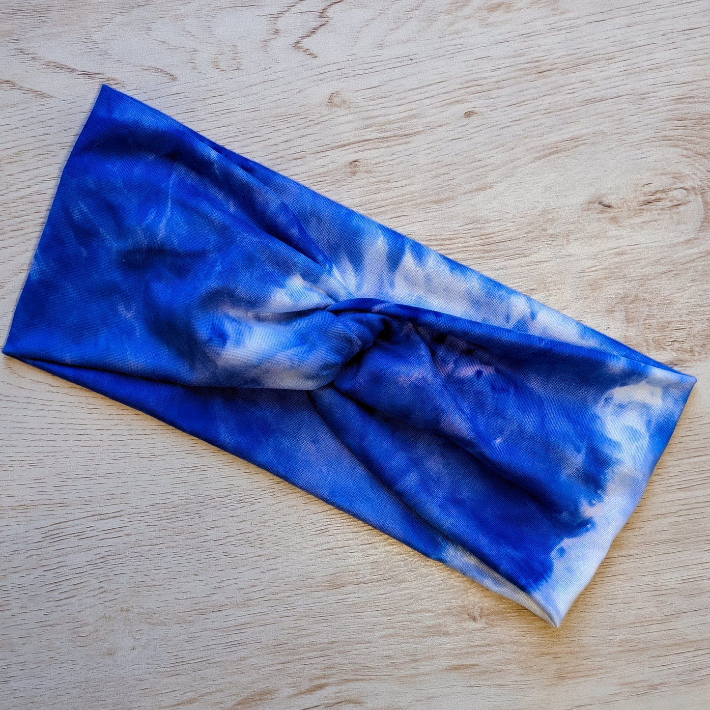 Blue and White Tie Dye Knotem