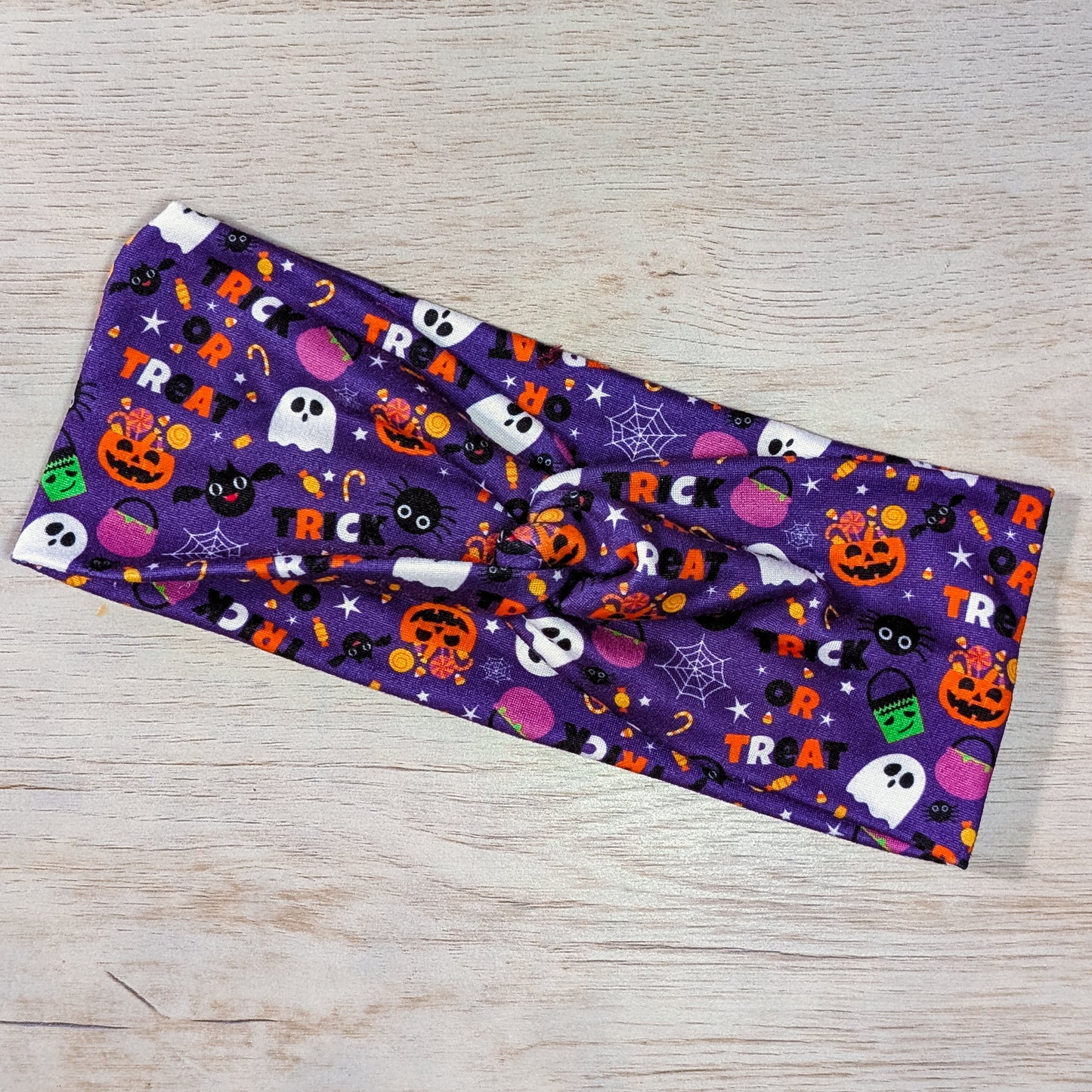 Halloween Novelty on Purple Knotem