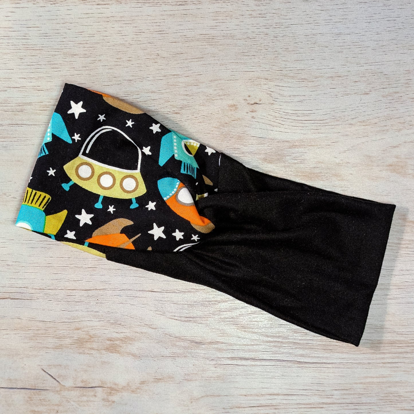 Two Tone Spaceships Knotem