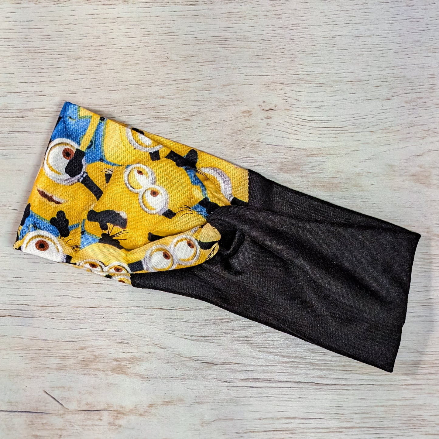 Two Tone Minions Knotem