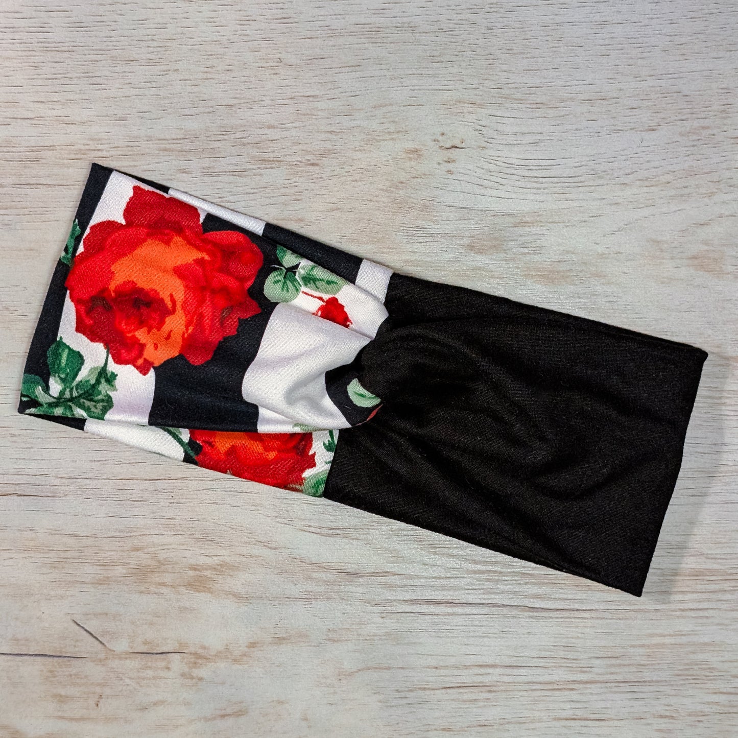 Two Tone Black w/Pale Red Rose Knotem