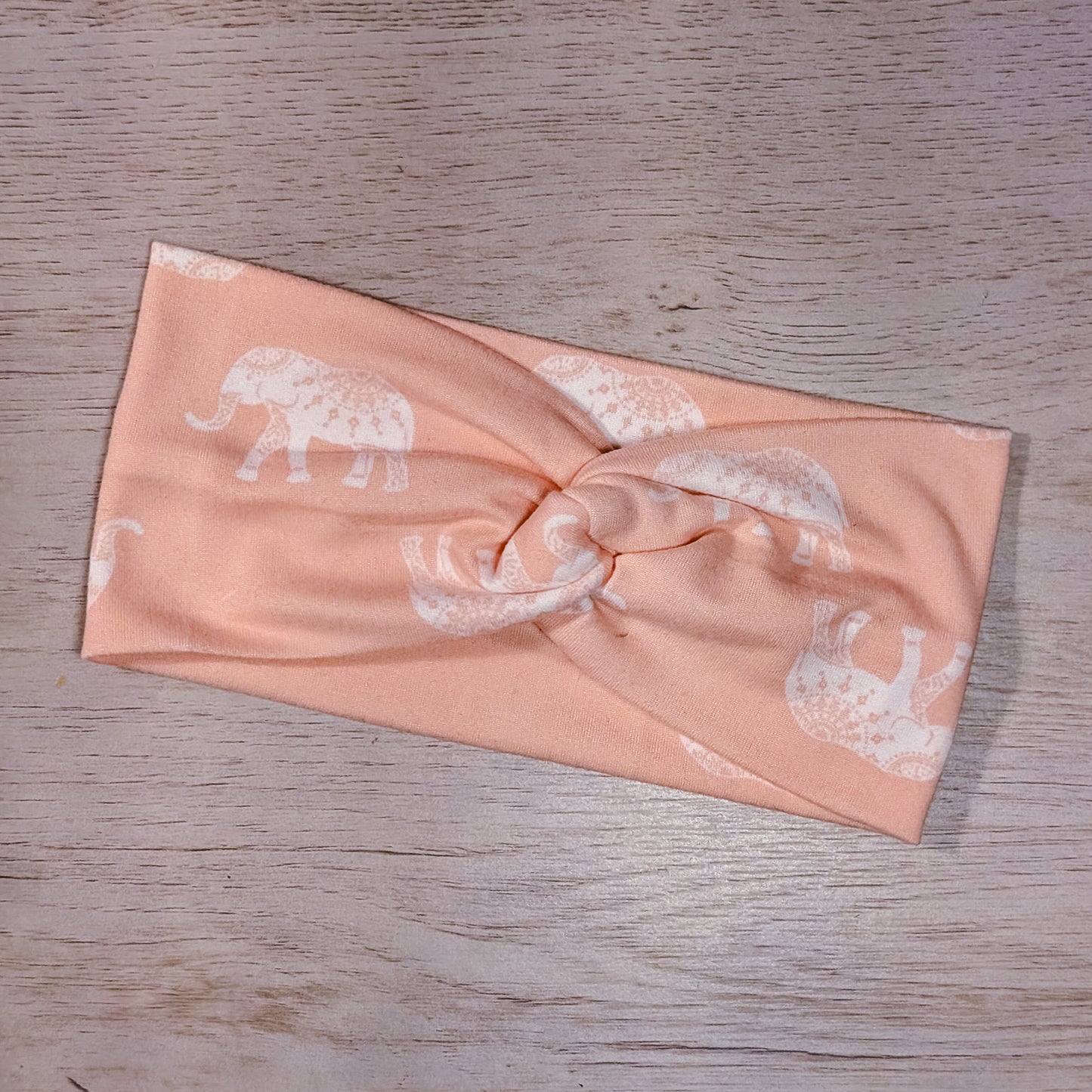Peach Elephant Knotem