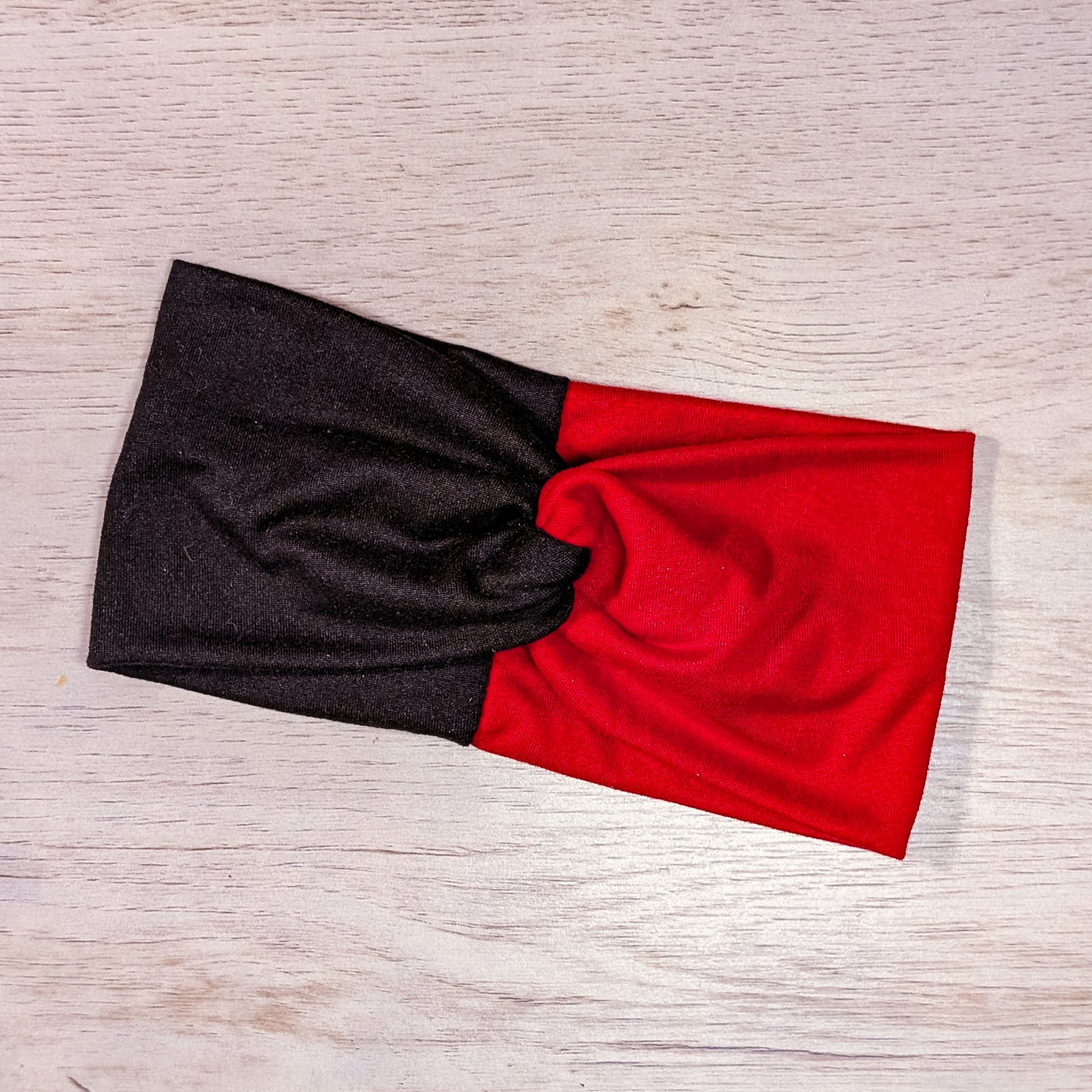 Two Tone Black and Red Knotem