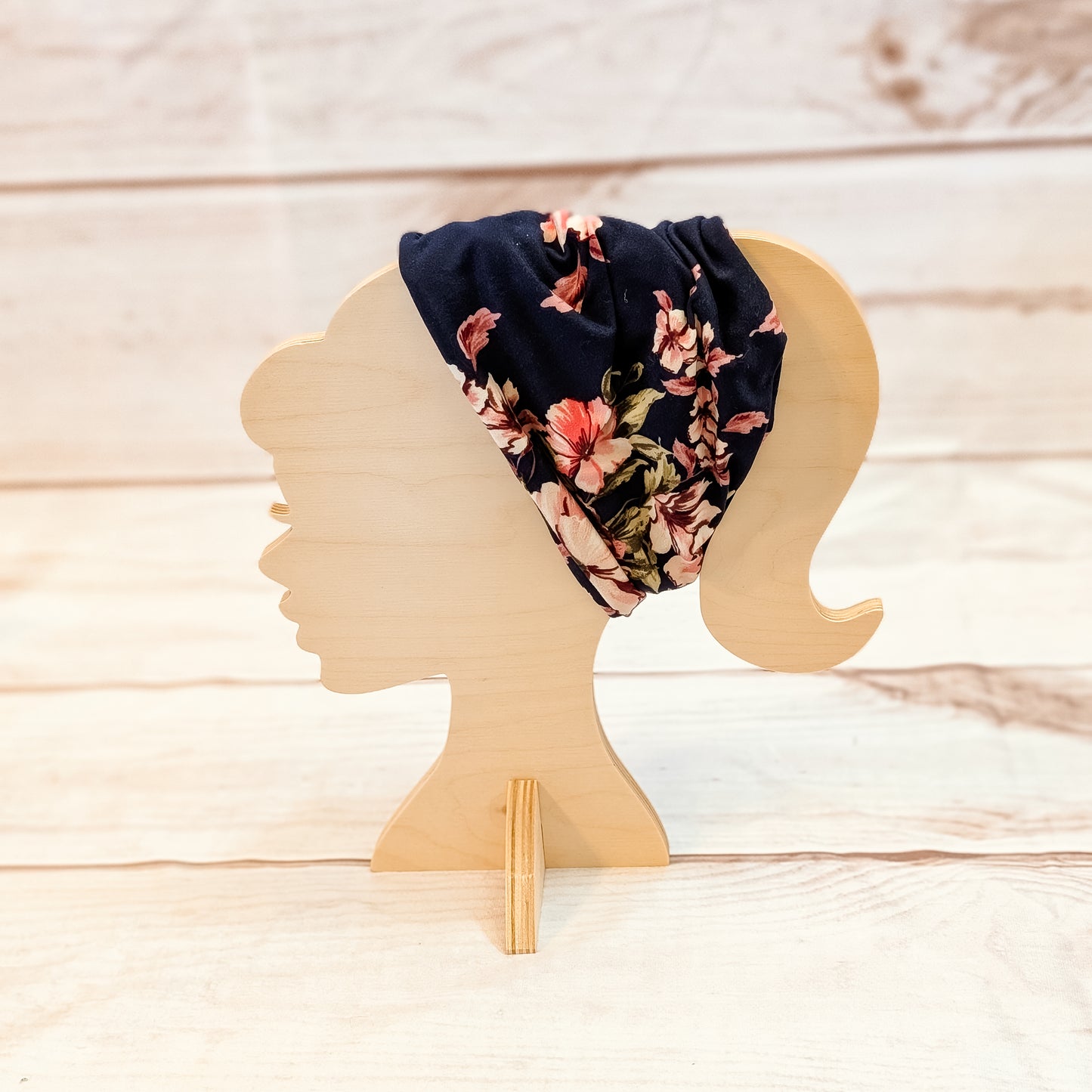 Lilies on Navy Twistem