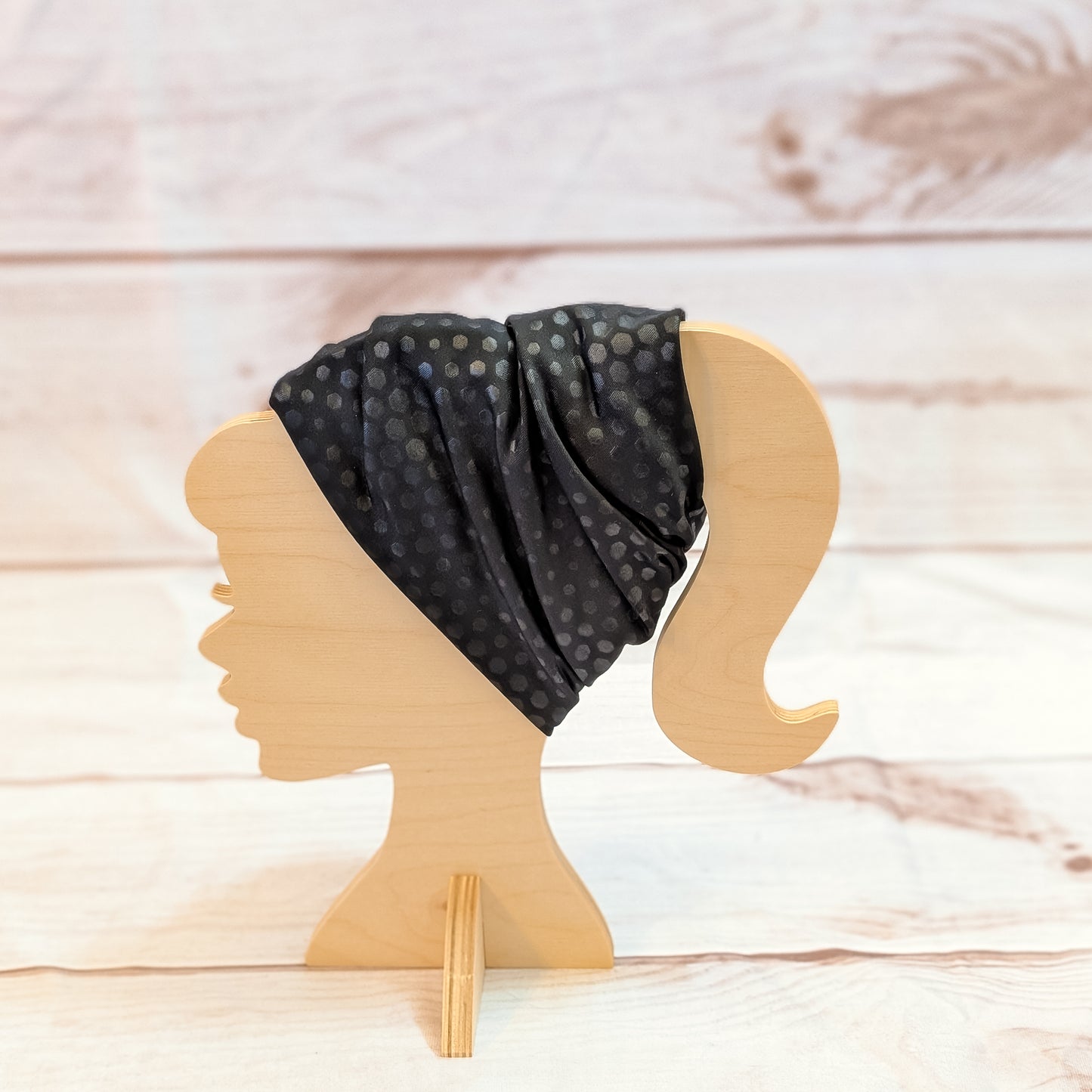 Embossed Hexagon Black Twistem