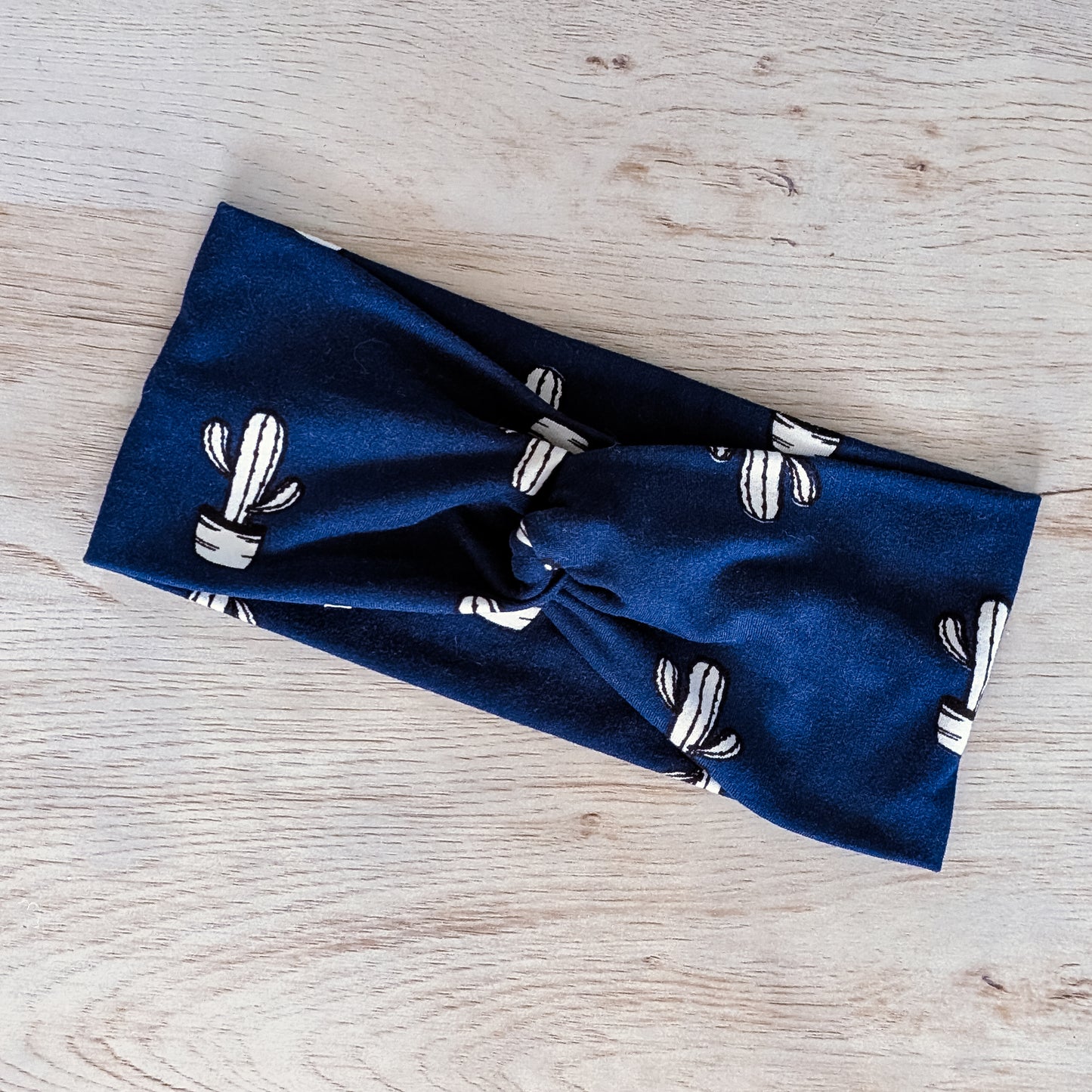 White Cactus on Navy Knotem