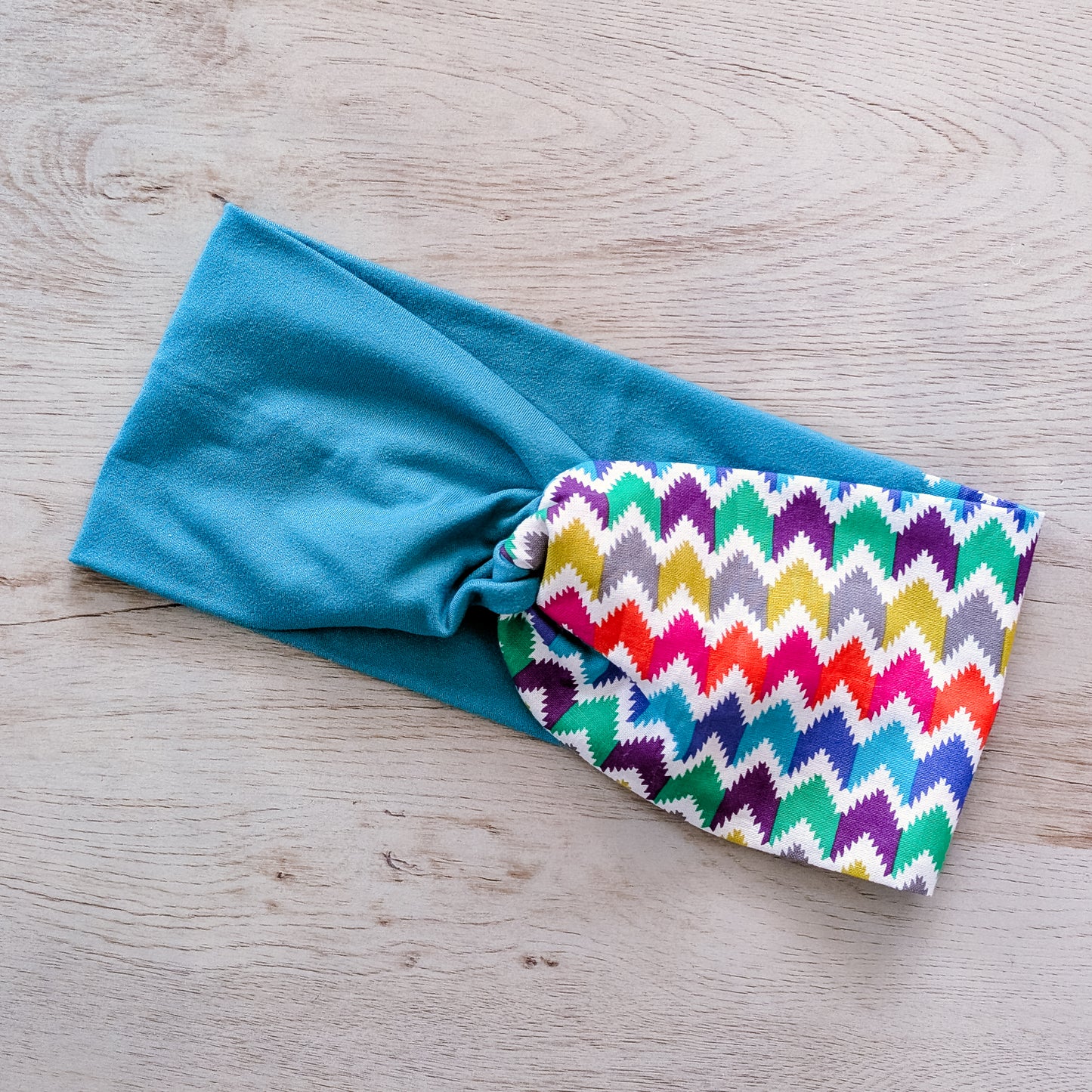 Two Tone Turquoise Rainbow Chevron Knotem