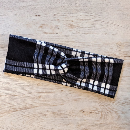 Black and White Plaid Knotem