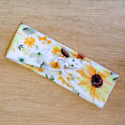White and Yellow Sunflower Knotem