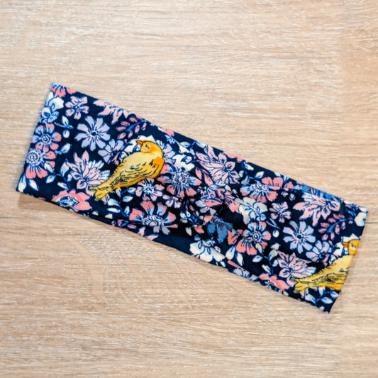 Flowers with Yellow Bird Knotem