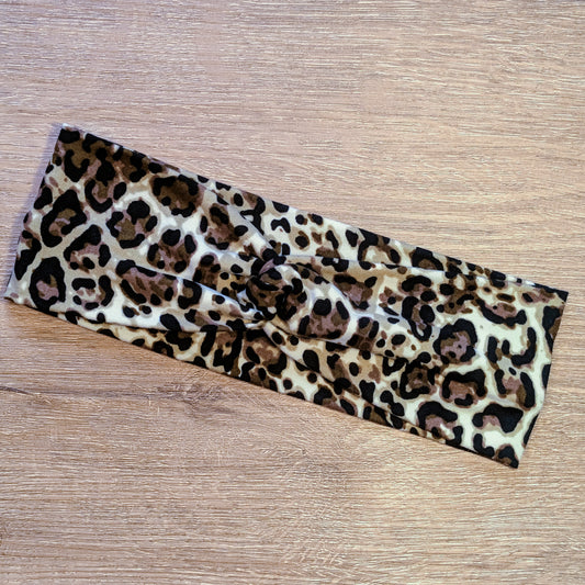 Watercolor Leopard Print Knotem