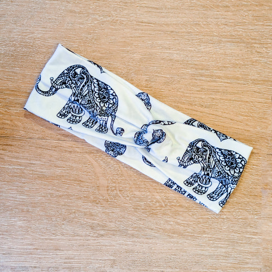 Black and White Elephant Knotem