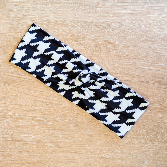 Black and White Houndstooth Knotem