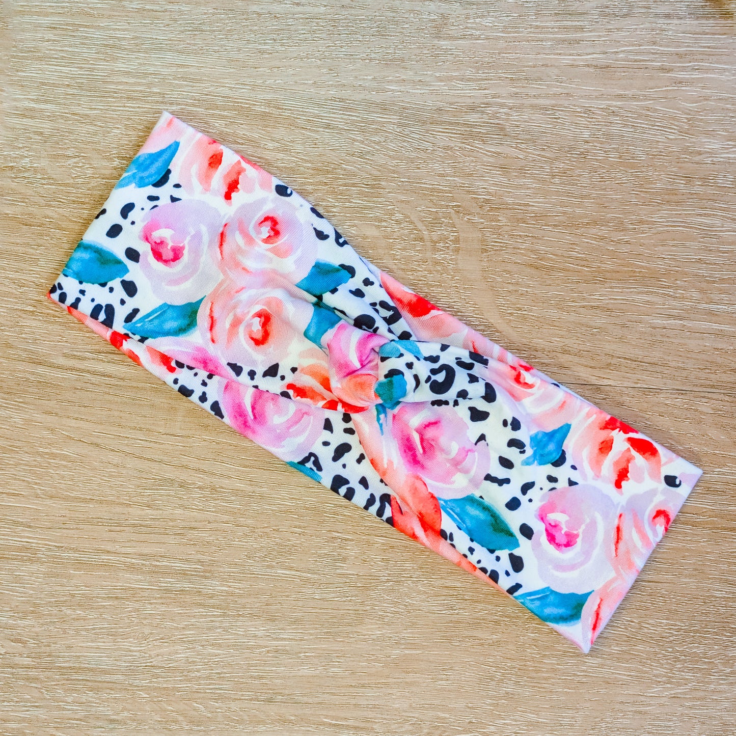 Cheetah and Watercolor Florals Knotem
