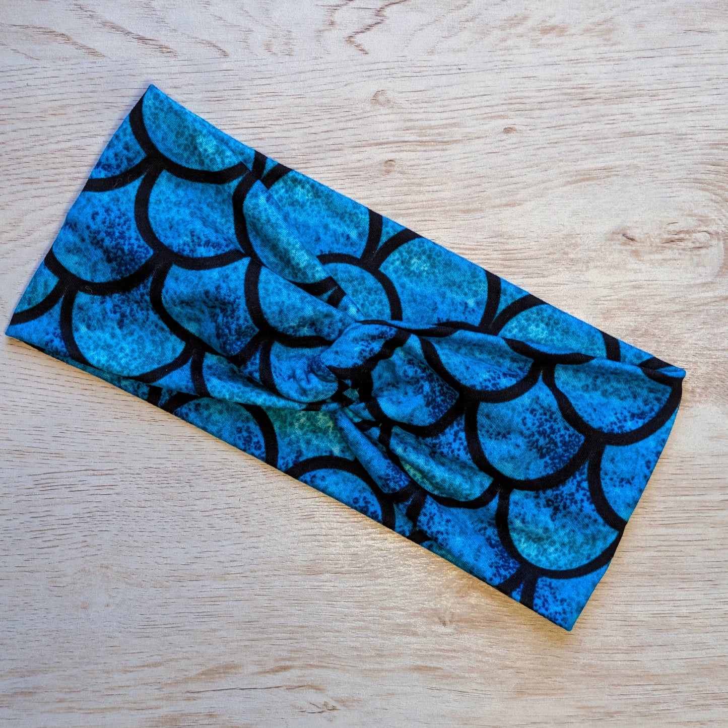 Royal Blue Scales Knotem