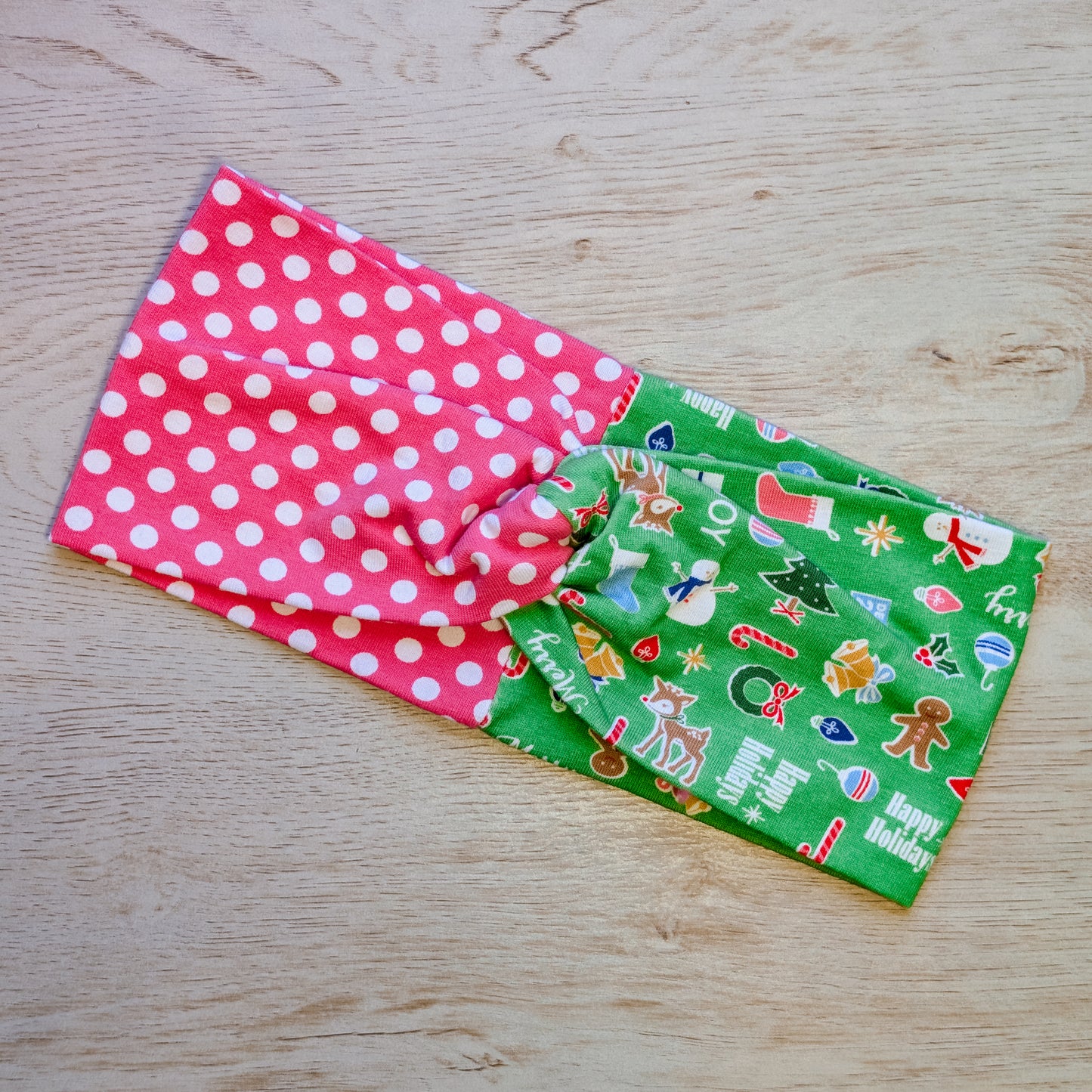 Two Tone Christmas Art Knotem