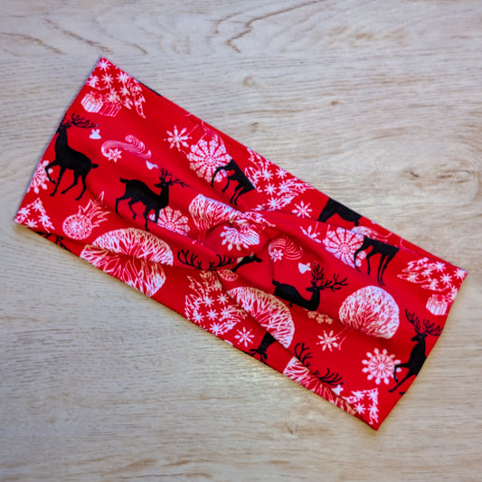 Black Reindeer and White Snowflakes Knotem