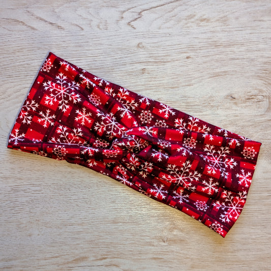 Snowflakes on Plaid Knotem