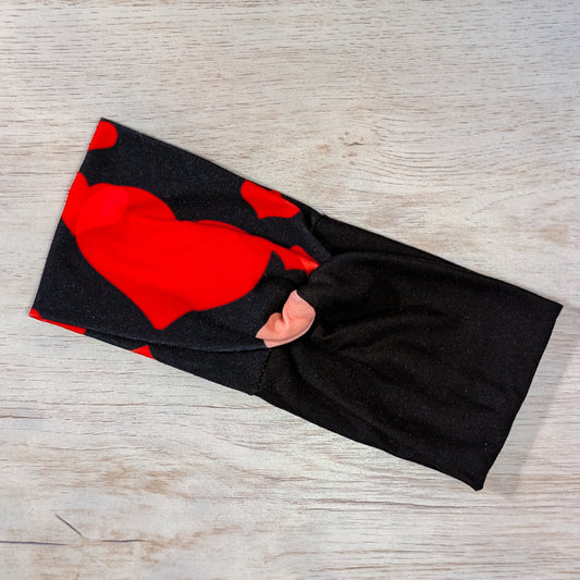 Red Hearts on Black Knotem