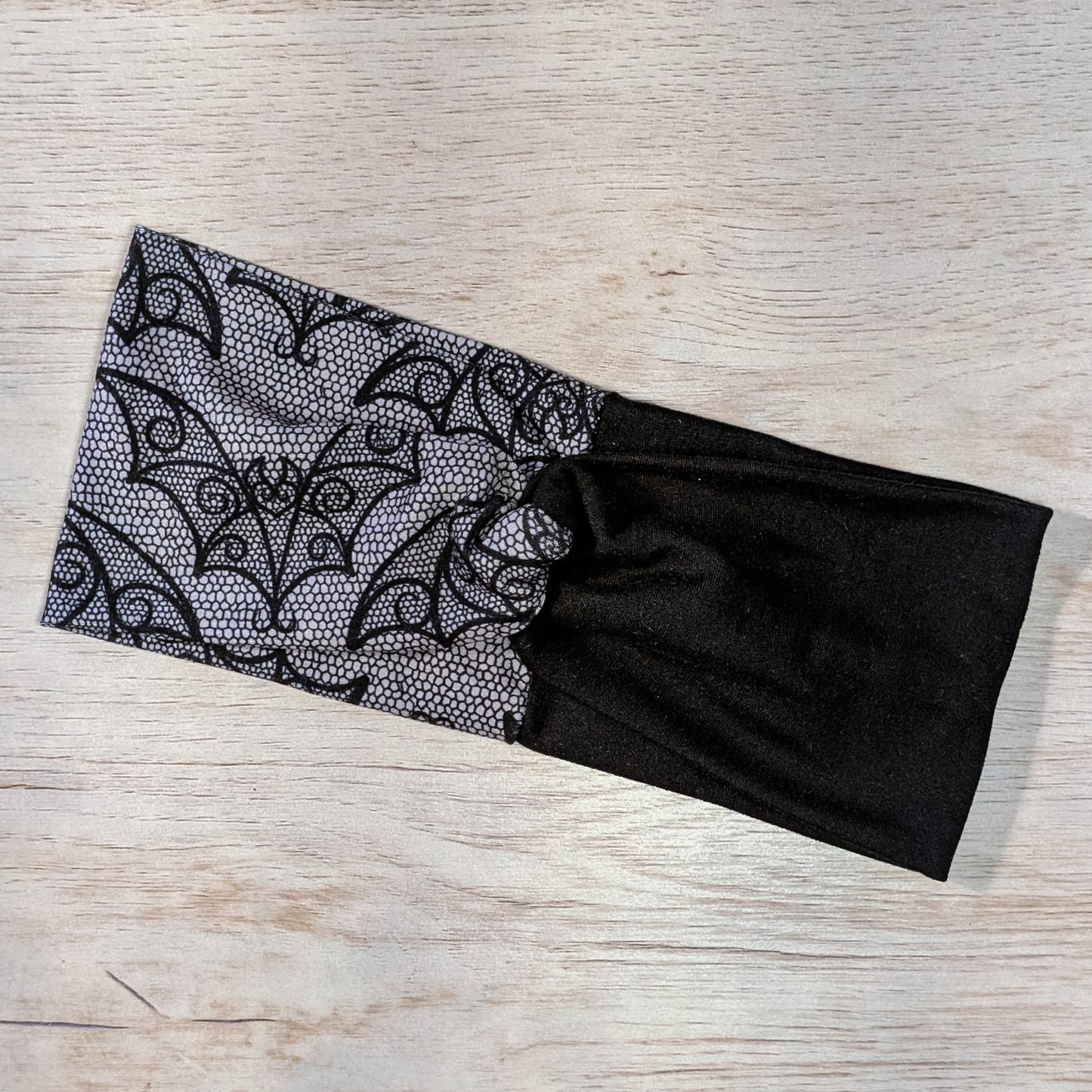 Two Tone Bats Knotem