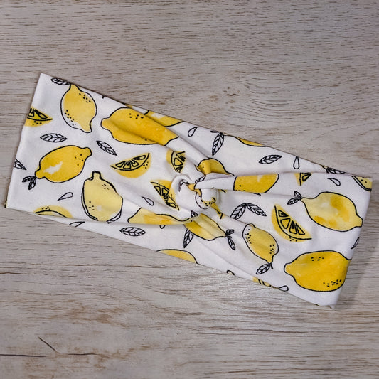 Lemons on White Knotem