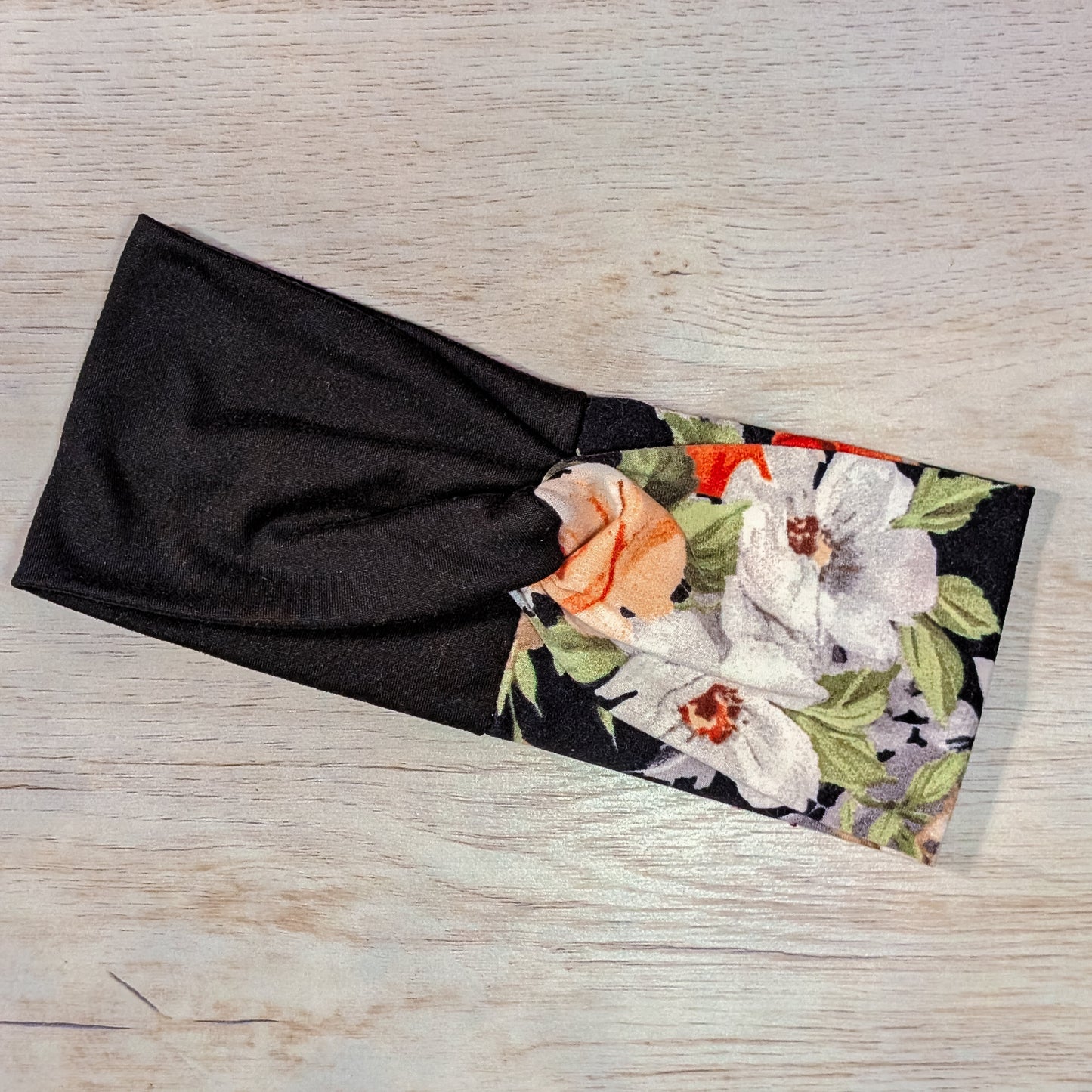 Two Tone Black w/White Floral Knotem