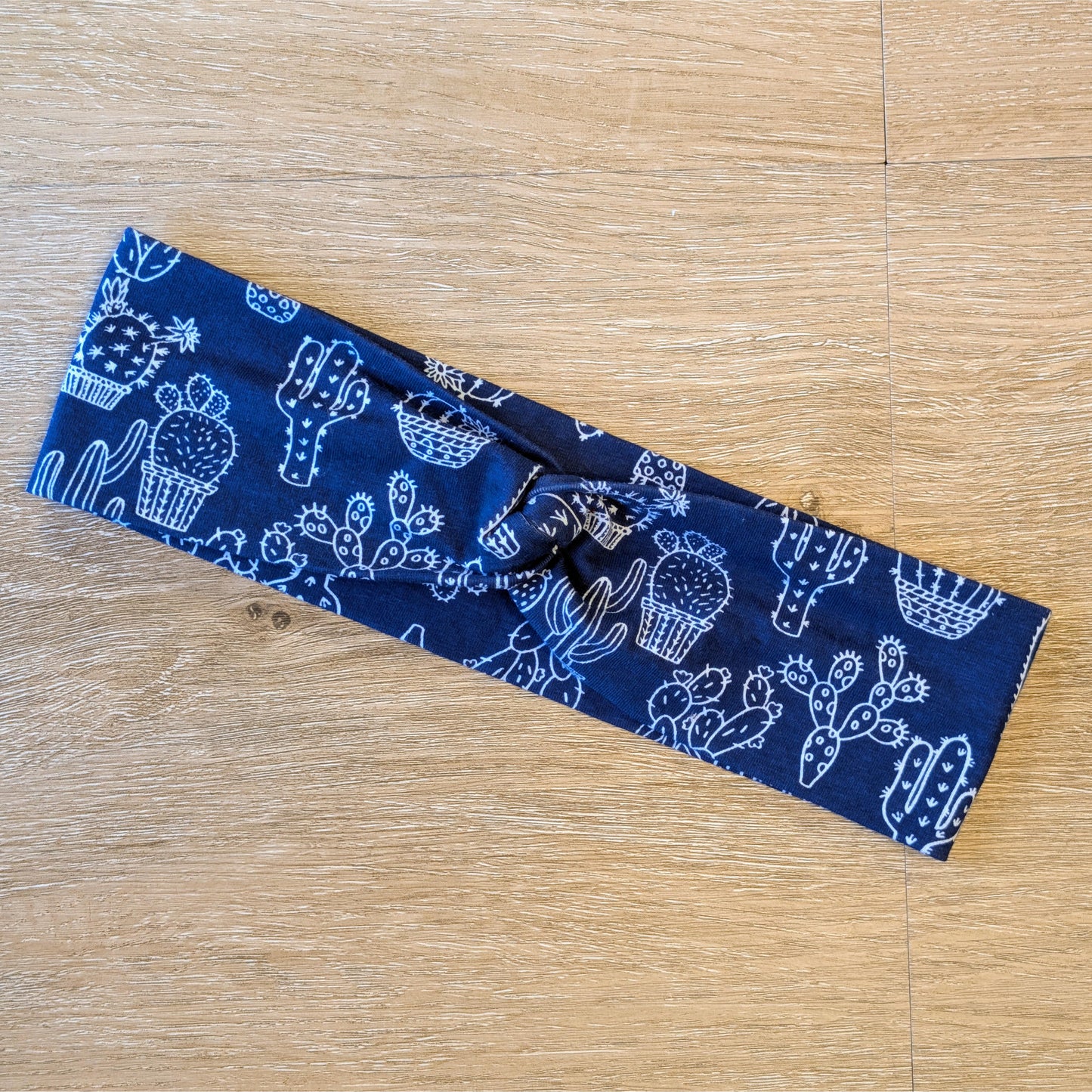 Navy Cacti Knotem