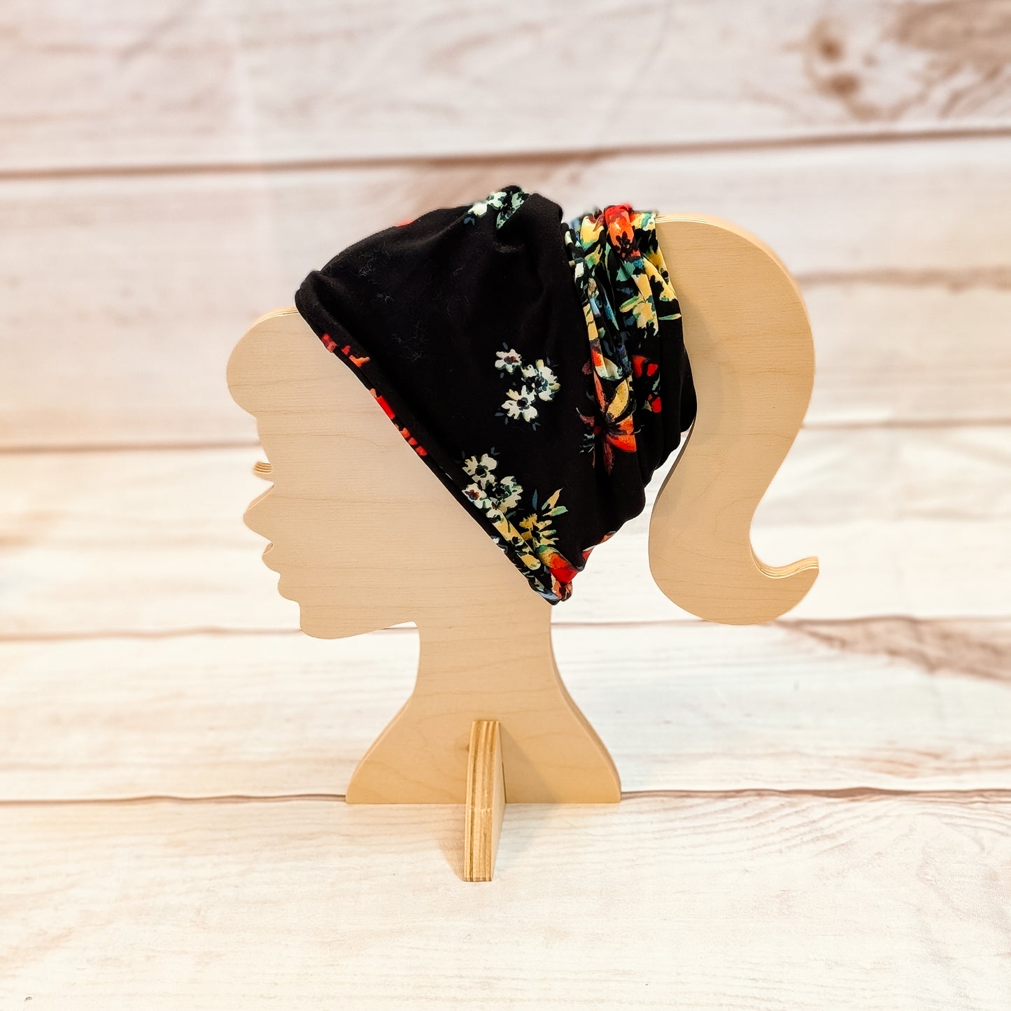 Floral on Black Twistem